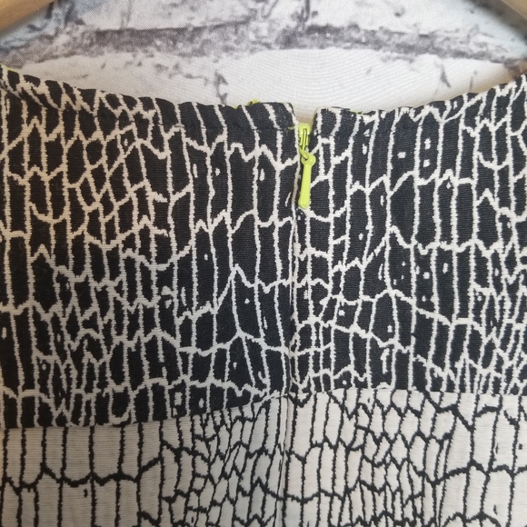 Banana Republic SnakeSkin Top - Picture 6 of 8